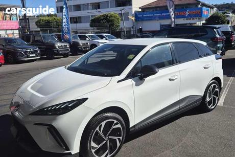 White 2026 MG MG4 Hatchback Essence 64 150Kw