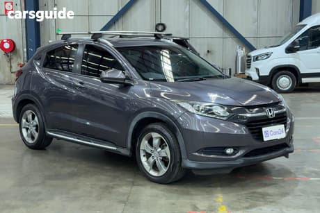 Silver 2017 Honda HR-V Wagon Vti-S