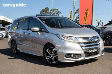 Silver 2015 Honda Odyssey Wagon Vti-L