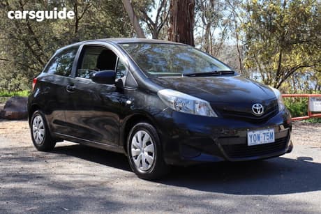 Black 2013 Toyota Yaris Hatchback Yr
