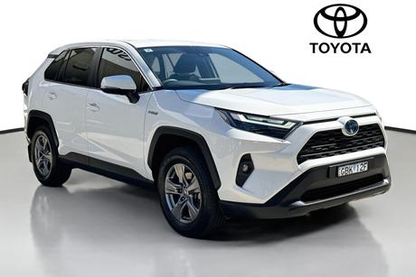 White 2024 Toyota RAV4 SUV