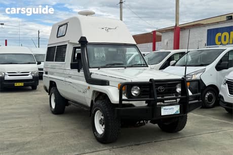 White 1998 Toyota Landcruiser Pickup (4X4)