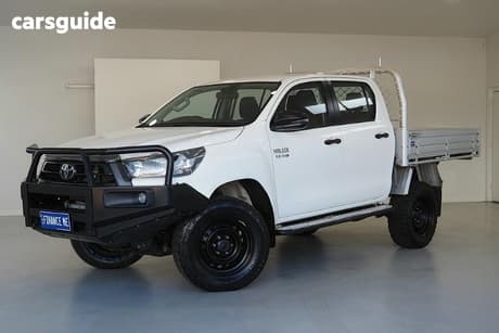 White 2022 Toyota Hilux Double Cab Chassis Sr (4X4)
