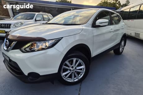 White 2015 Nissan Qashqai Wagon St (4X2)
