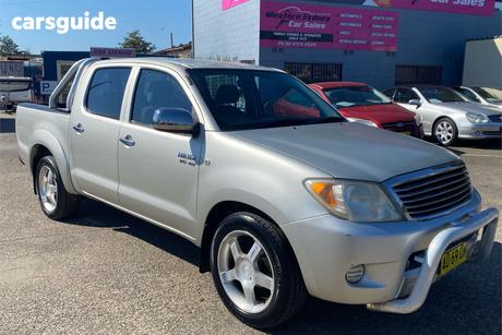 Silver 2005 Toyota Hilux Dual Cab Pick-up Sr5