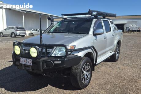 Silver 2005 Toyota Hilux Dual Cab Pick-up Sr5 (4X4)