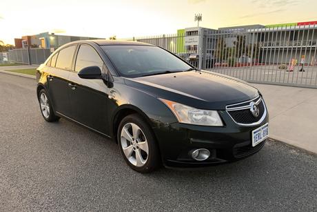 Green 2013 Holden Cruze Sedan Equipe