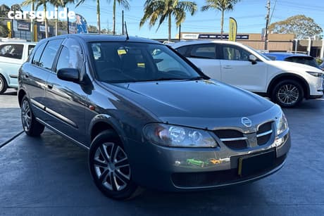 Grey 2003 Nissan Pulsar Hatchback St