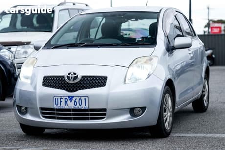 Silver 2006 Toyota Yaris Hatchback Yr