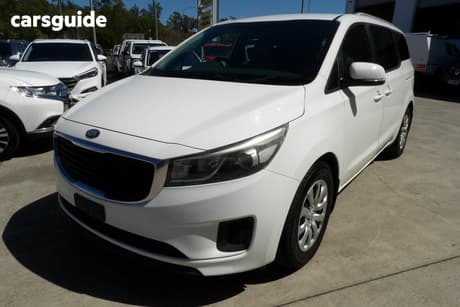 White 2017 Kia Carnival Wagon S