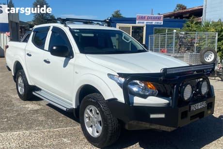 White 2017 Mitsubishi Triton Dual Cab Utility Glx Plus (4X4)