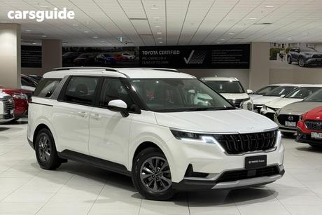 White 2023 Kia Carnival Wagon S