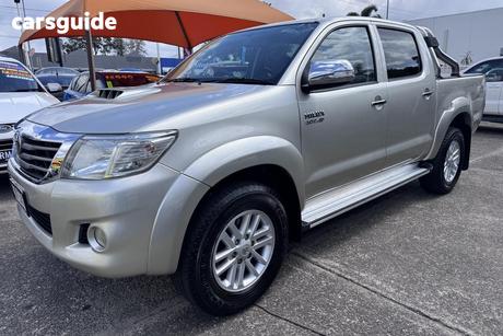 Silver 2012 Toyota Hilux Dual Cab Pick-up Sr5 (4X4)
