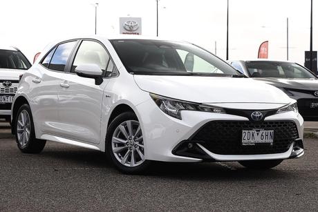 White 2025 Toyota Corolla Hatchback Sx Hybrid