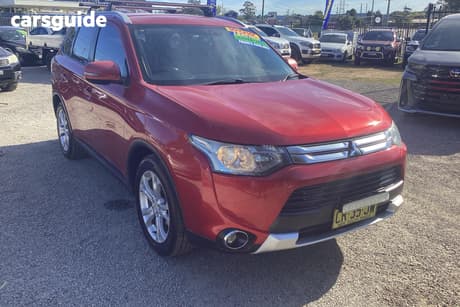 Red 2014 Mitsubishi Outlander Wagon Ls (4X4)