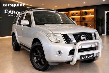 Silver 2010 Nissan Pathfinder Wagon St-L (4X4)