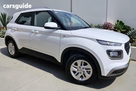 White 2025 Hyundai Venue Wagon Active