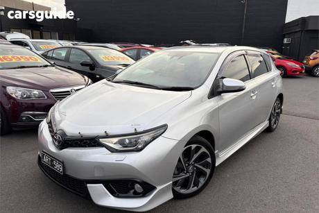 Silver 2017 Toyota Corolla Hatchback Zr