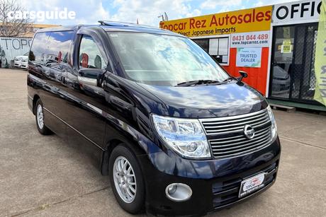 Black 2010 Nissan Elgrand Wagon