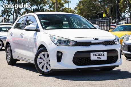 White 2018 Kia RIO Hatchback S