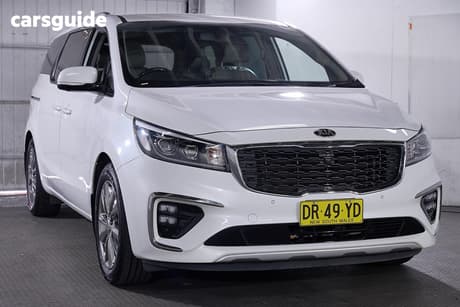White 2018 Kia Carnival Wagon Platinum