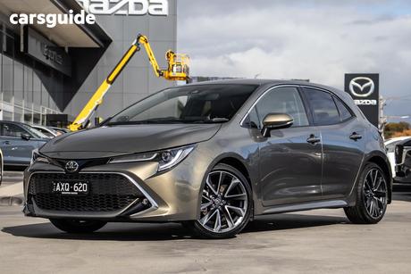Bronze 2018 Toyota Corolla Hatchback Zr