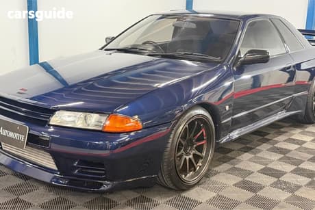 Blue 1990 Nissan SKYLI OtherCar