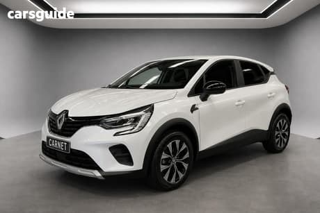 White 2022 Renault Captur Wagon Life