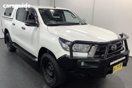 White 2020 Toyota Hilux Double Cab Pick Up Sr (4X4)