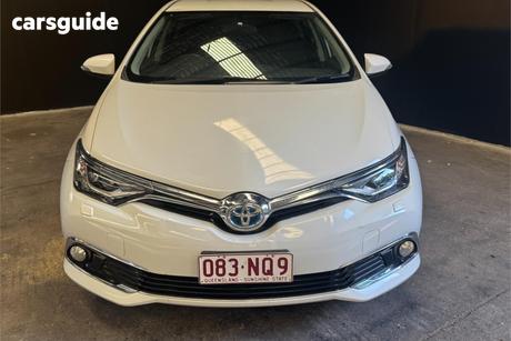 White 2018 Toyota Corolla Hatchback Hybrid