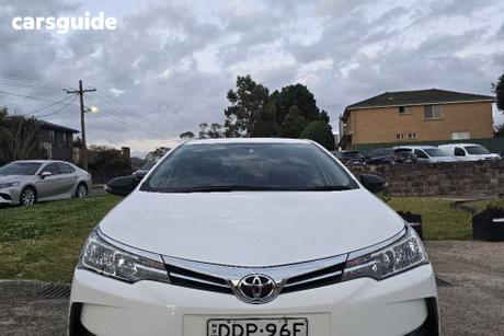 White 2018 Toyota Corolla Sedan Ascent