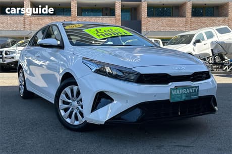 White 2024 Kia Cerato Hatchback S