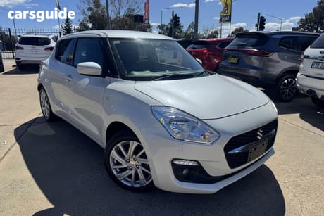 White 2023 Suzuki Swift Hatchback Gl Shadow