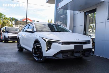 White 2025 Kia K4 Sedan Sport