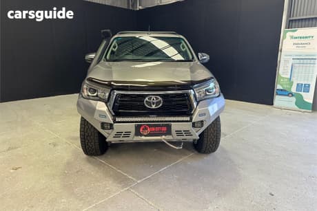 Silver 2019 Toyota Hilux Double Cab Pick Up Sr5 (4X4)