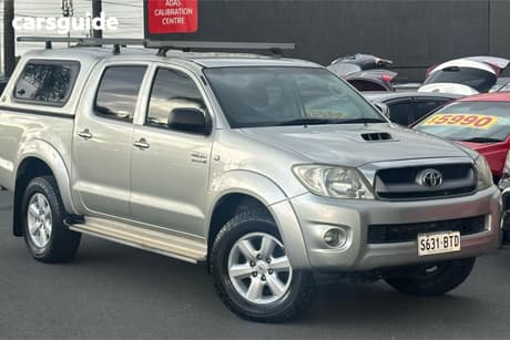 Silver 2011 Toyota Hilux Dual Cab Pick-up Sr5 (4X4)