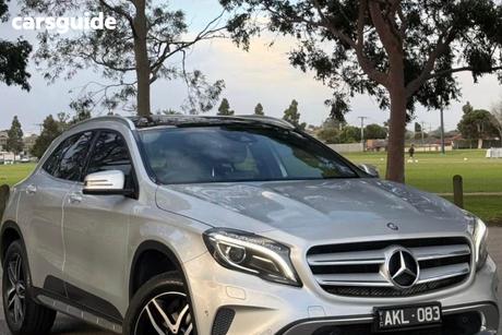 Silver 2016 Mercedes-Benz GLA180 Wagon 180