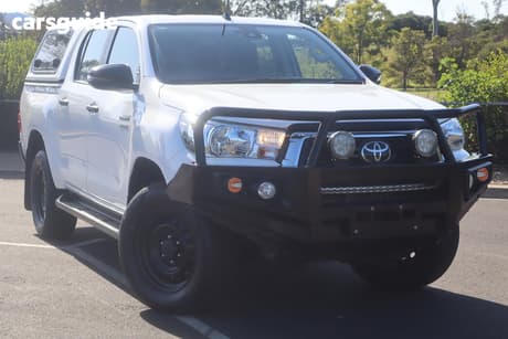 White 2020 Toyota Hilux Double Cab Pick Up Sr (4X4)