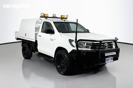 White 2017 Toyota Hilux Cab Chassis Sr (4X4)