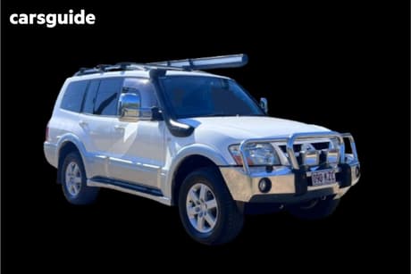 White 2004 Mitsubishi Pajero Wagon Exceed Lwb (4X4)