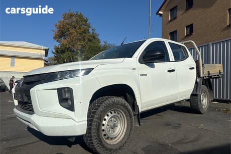 White 2019 Mitsubishi Triton Double Cab Chassis Glx (4X4)