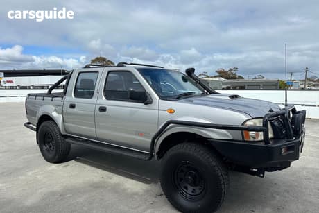 Grey 2007 Nissan Navara Dual Cab Pick-up St-R (4X4)