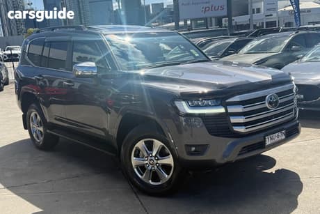Grey 2023 Toyota Landcruiser Wagon Lc300 Sahara (4X4)