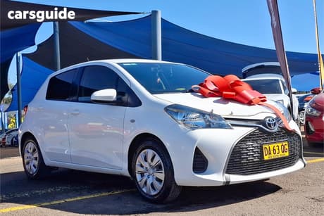 White 2016 Toyota Yaris Hatchback Ascent