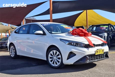 White 2024 Kia Cerato Hatchback S