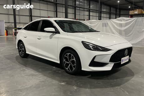White 2023 MG MG5 Sedan Vibe