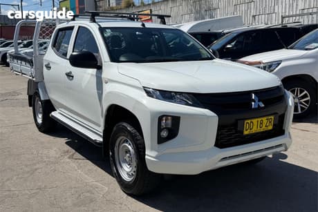White 2022 Mitsubishi Triton Double Cab Pick Up Glx (4X2)
