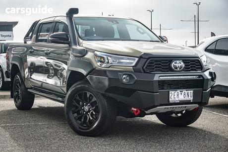 Bronze 2022 Toyota Hilux Double Cab Pick Up Rugged X (4X4)