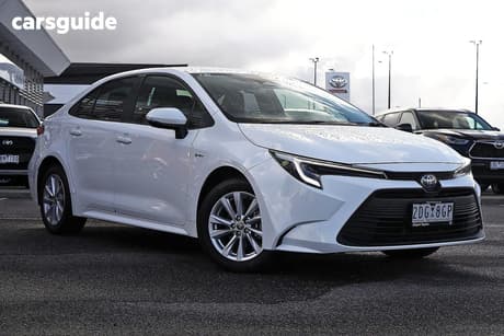 White 2025 Toyota Corolla Sedan Sx Hev