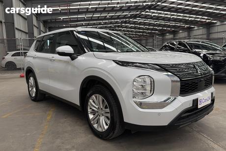 White 2024 Mitsubishi Outlander Wagon Es 5 Seat (2Wd)